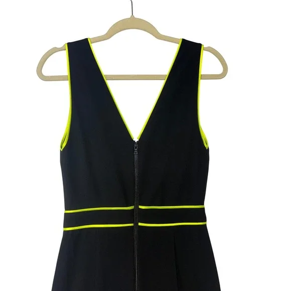 Alice + Olivia Black Neon Yellow Piping V-Neck Sleeveless Jumpsuit Size 4 - Picture 9 of 13